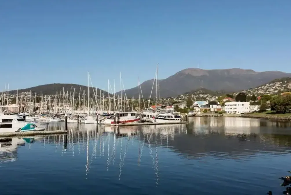 Tender crossing the Derwent